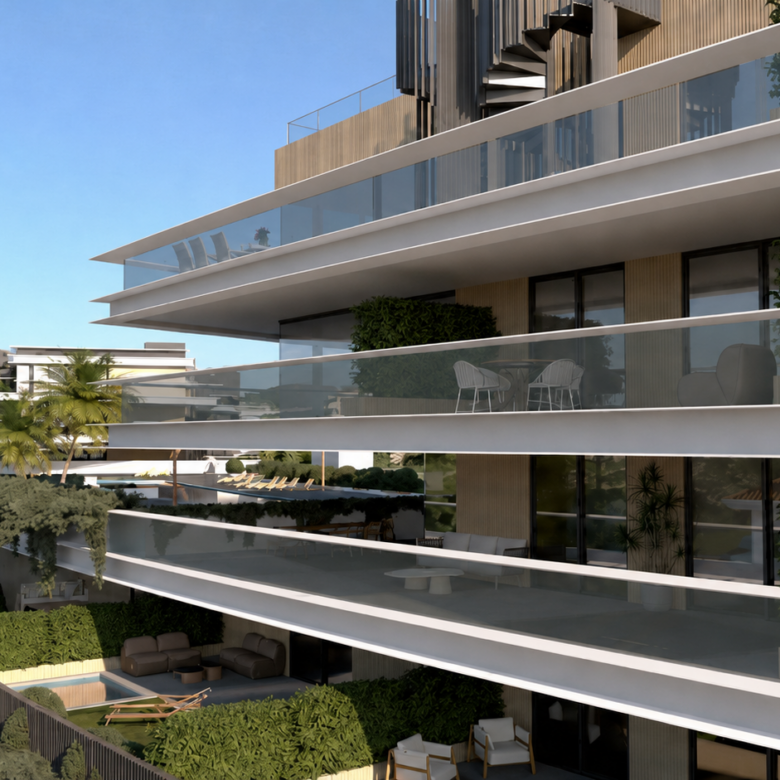 Modern ground-floor apartment with a large terrace, garden and private pool in Los Hidalgos, Manilva