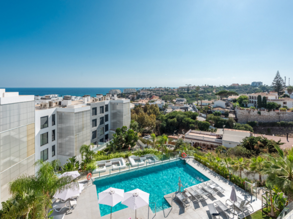 Moderne Eleganz mit Meerblick und Stadtblick über Fuengirola