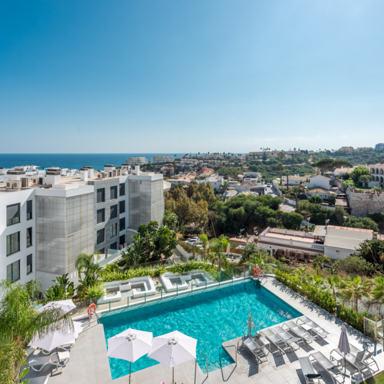 Moderne Eleganz mit Meerblick und Stadtblick über Fuengirola