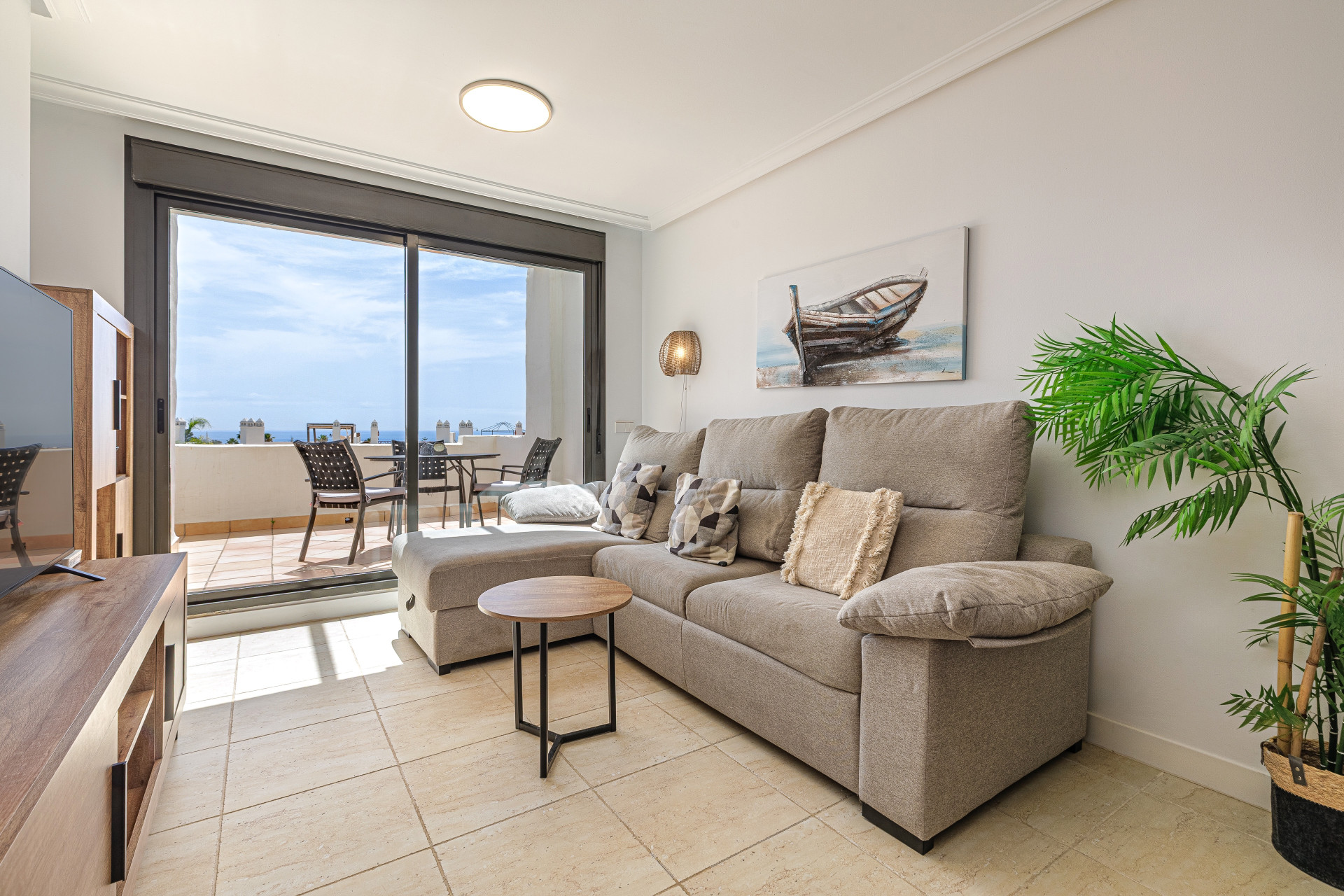 Panoramic Sea View Apartment in Sunset Golf, Estepona