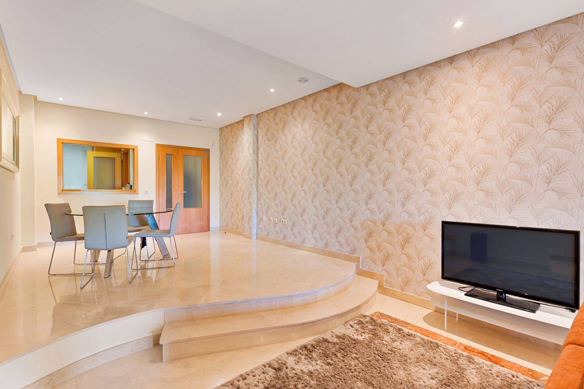 Espacioso apartamento de dos dormitorios en Las Mimosas – una exclusiva comunidad cerrada situada a poca distancia de Puerto Banús