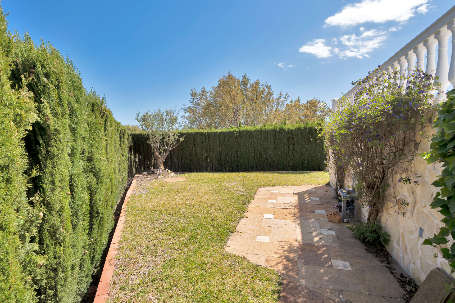 Recently Renovated semi-detached house in La Mairena surrounded by Nature!