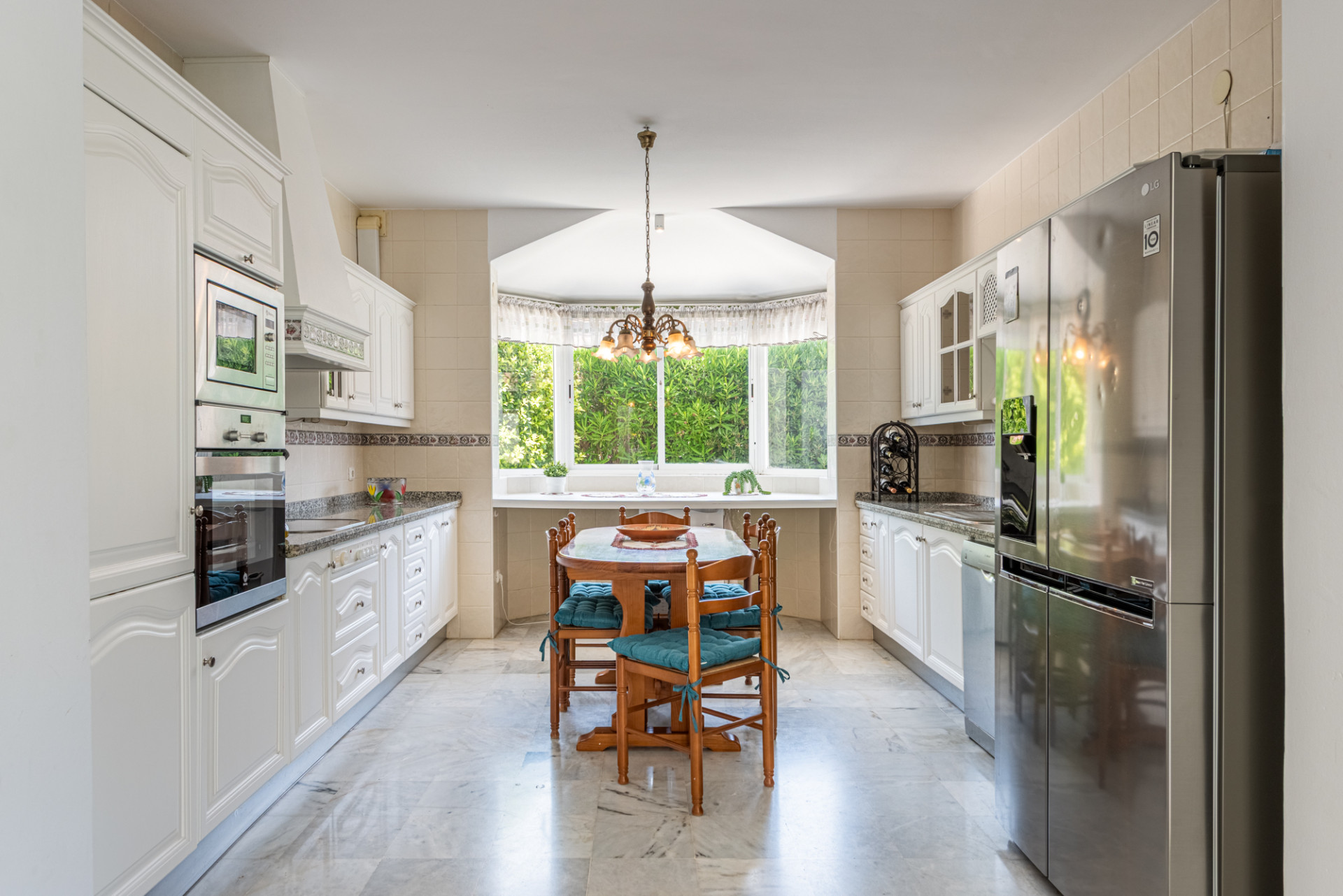Pretty Villa in a Boutique Community in Monte Biarritz, East Estepona