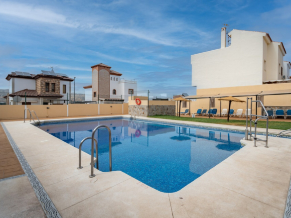 Semi-detached villa in Cártama with patio, sun terrace and communal pool. Live and enjoy every corner of your new home in Cártama!
