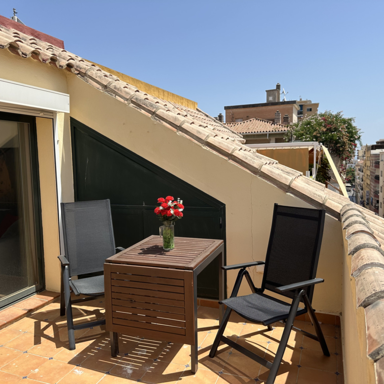 Skøn penthouse med stor terrasse i hjertet af Fuengirola