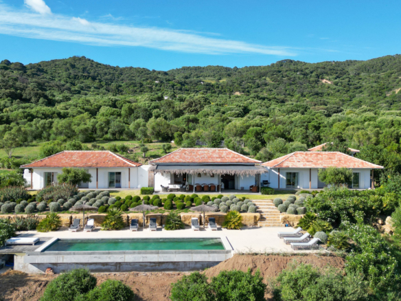 Stunning Contemporary Country Retreat with Tourist Licence and Panoramic Views Near Gaucín