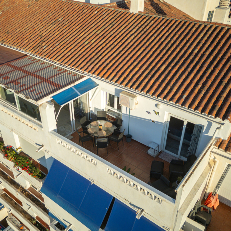 Top floor 3-bedroom penthouse located in Albatros I in La Campana