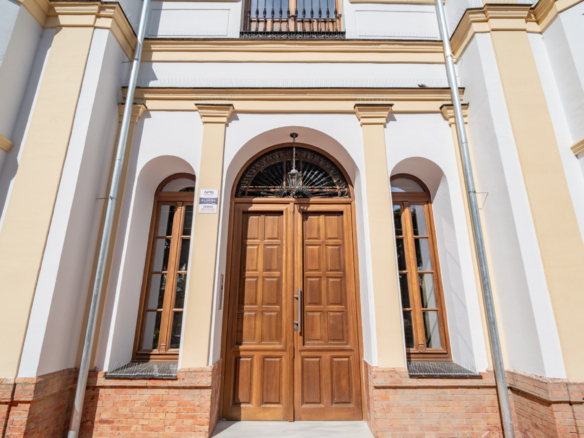 We present an exclusive studio apartment with a full bathroom, located in one of the most distinguished promotions in Malaga.