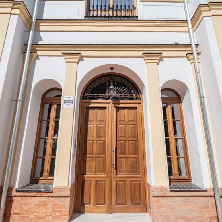 We present an exclusive studio apartment with a full bathroom, located in one of the most distinguished promotions in Malaga.