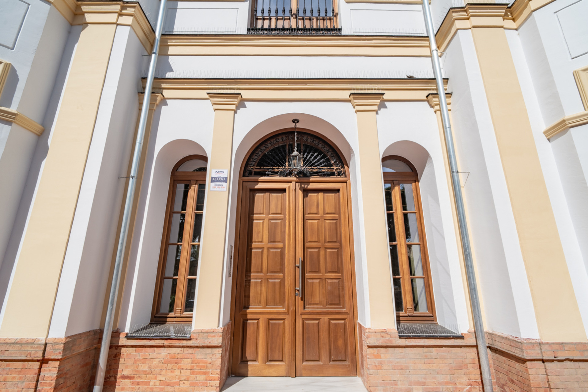We present an exclusive studio apartment with a full bathroom, located in one of the most distinguished promotions in Malaga.