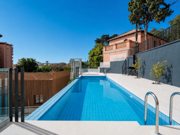 We present an exclusive studio with full bathroom, located in one of the most prestigious promotions in Malaga.