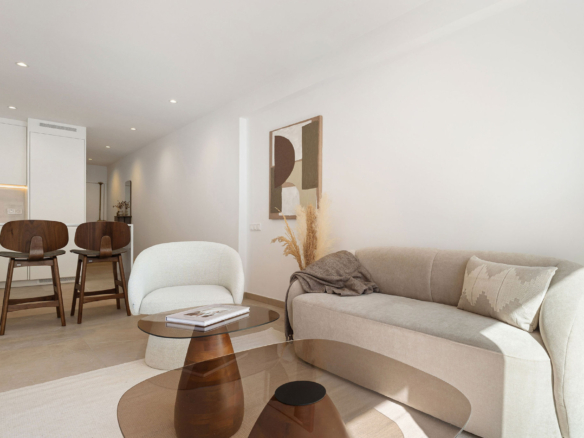 Welcome to this totally renovated 2 bedroom apartment in Málaga Centre!