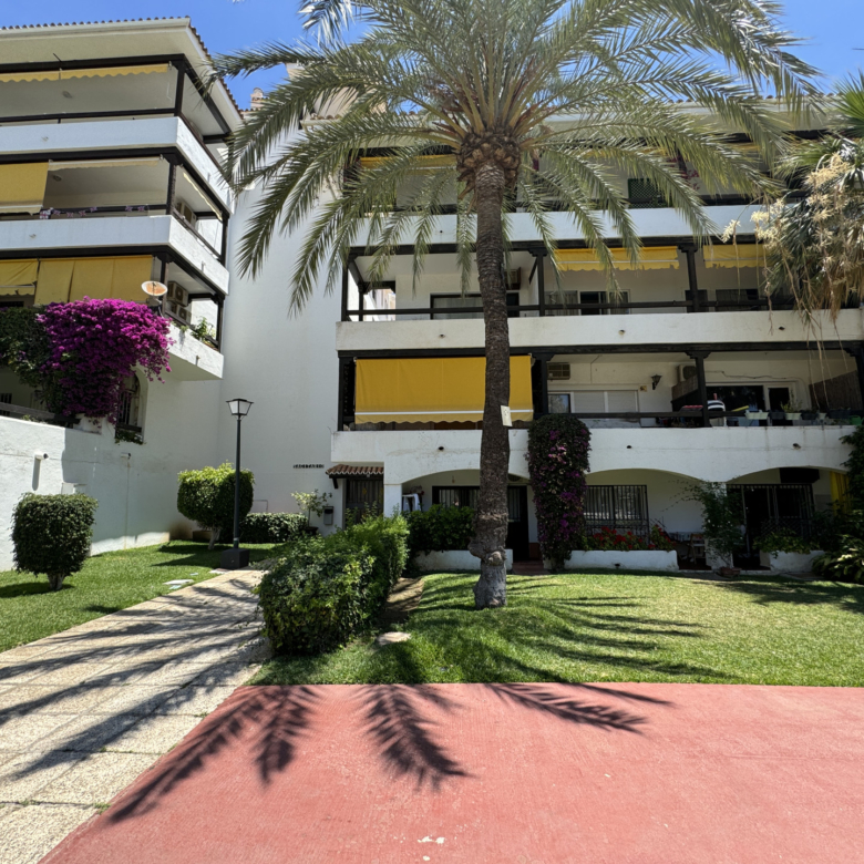 Wohnung in Urb. Niedrig mit Golden Mile Garden