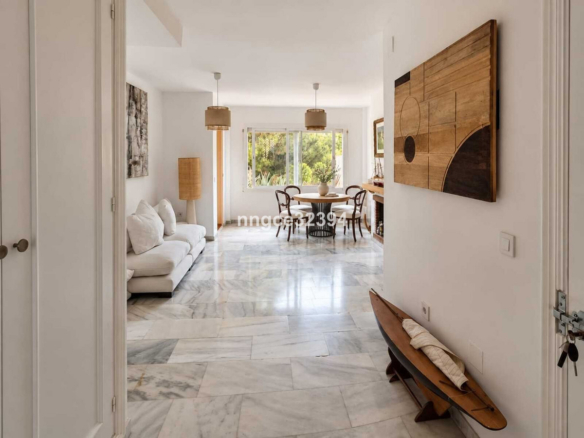 Renovated Turnkey 2-Bed End Apartment  | Selwo, New Golden Mile