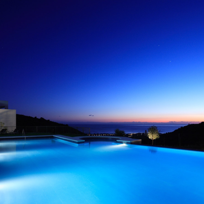 3-bedroom penthouse with panoramic sea views