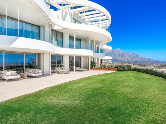 Apartament contemporani a la planta baixa amb vistes panoràmiques a The View, Benahavís