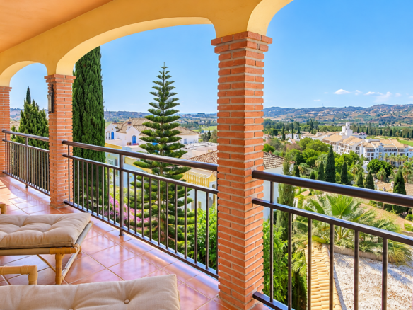 Beautiful 2-Bedroom Apartment in Mijas Golf – Southwest-Facing Terrace with Stunning Golf Views
