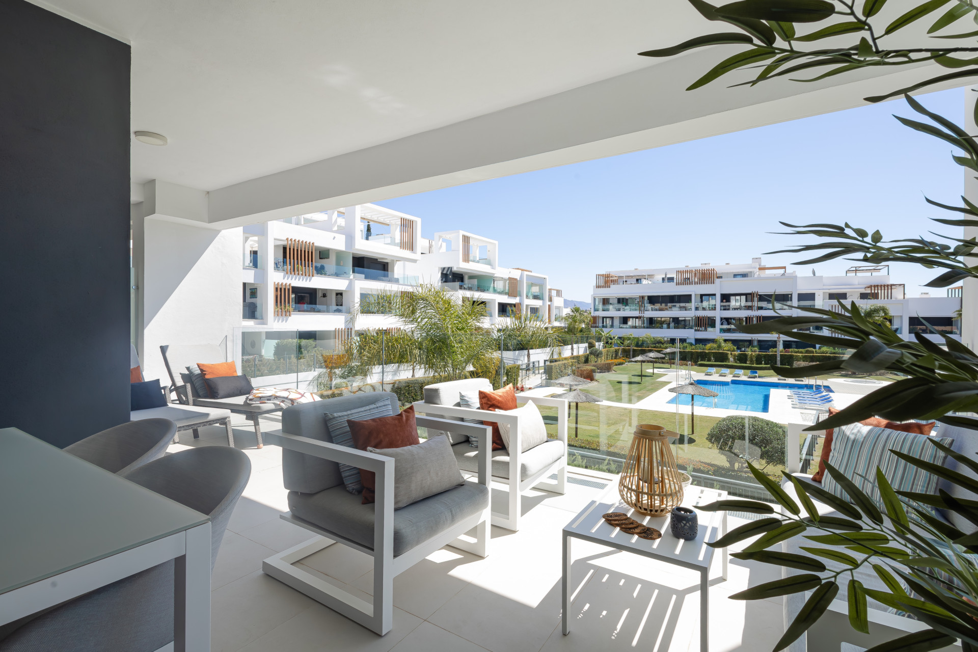 Beautiful 2 Bedroom Apartment in Miradores del Sol Estepona