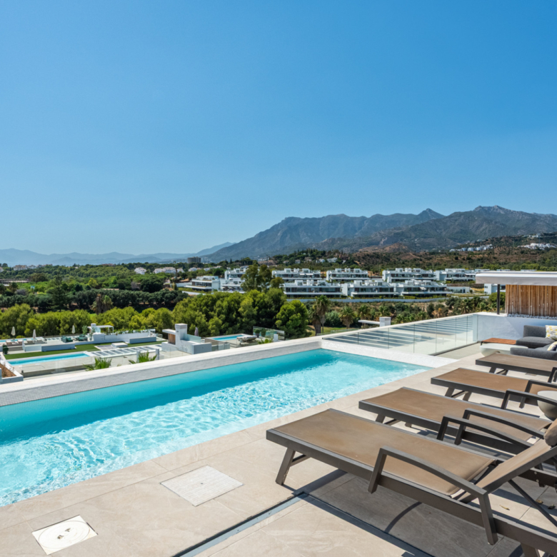 Brand-New 2-Bedroom Penthouse with Private Rooftop Pool in Soul Marbella