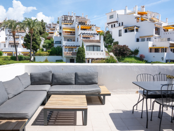 Charming 2-Bedroom Duplex Apartment for Rent in Ivy Residences, Nueva Andalucía