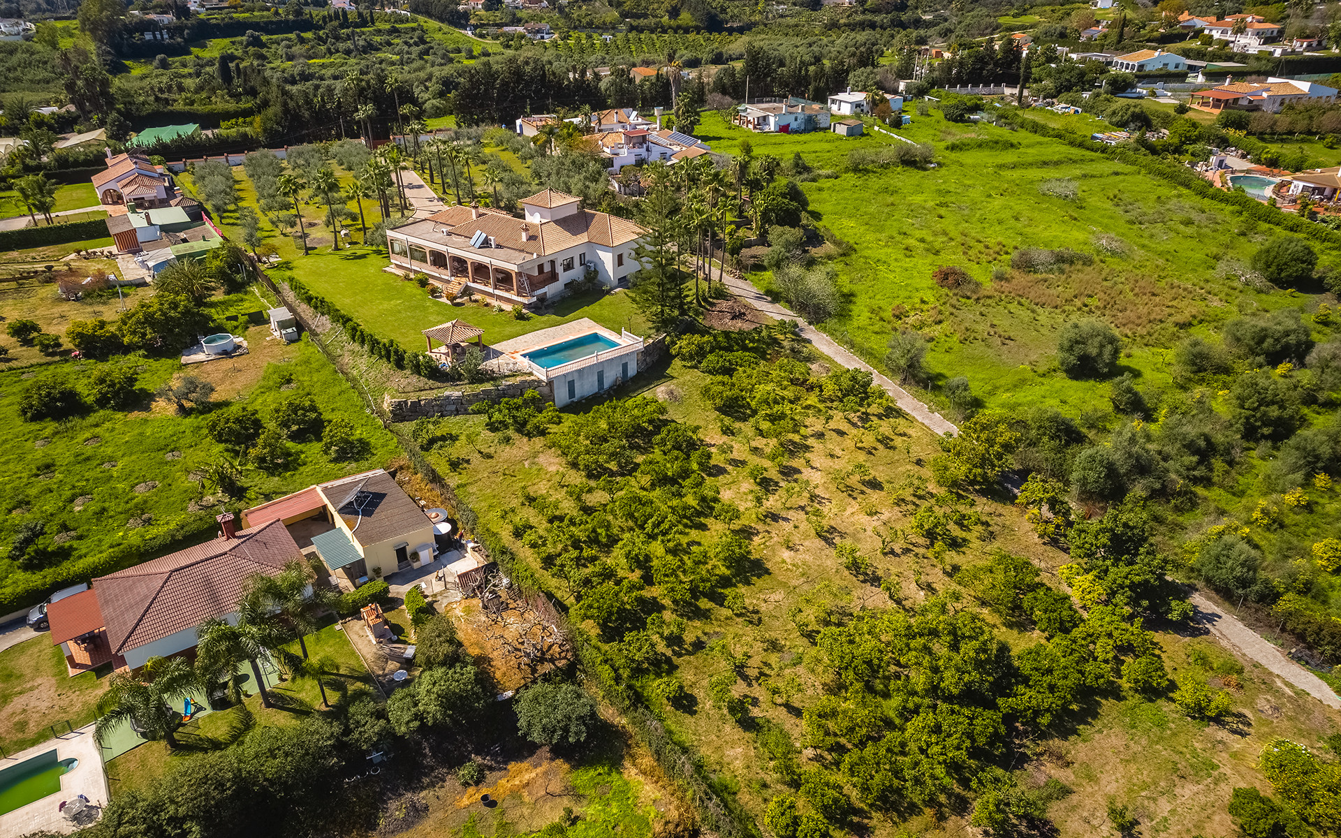 Charming Country Estate with Panoramic Views in El Padron East Estepona