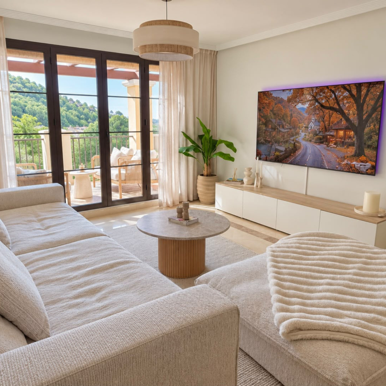 Charming South-Facing Penthouse with Breathtaking Views and Private Rooftop Solarium in Los Arqueros, Benahavís