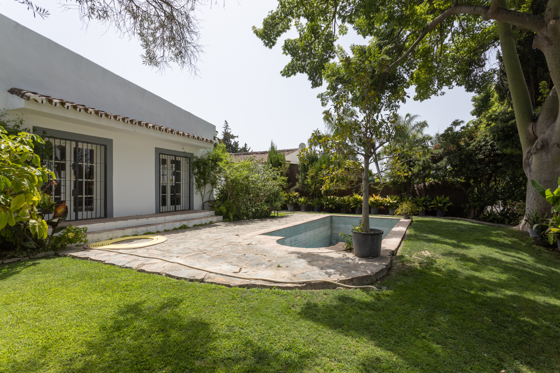 Charming villa with swimming pool and total privacy near San Pedro
