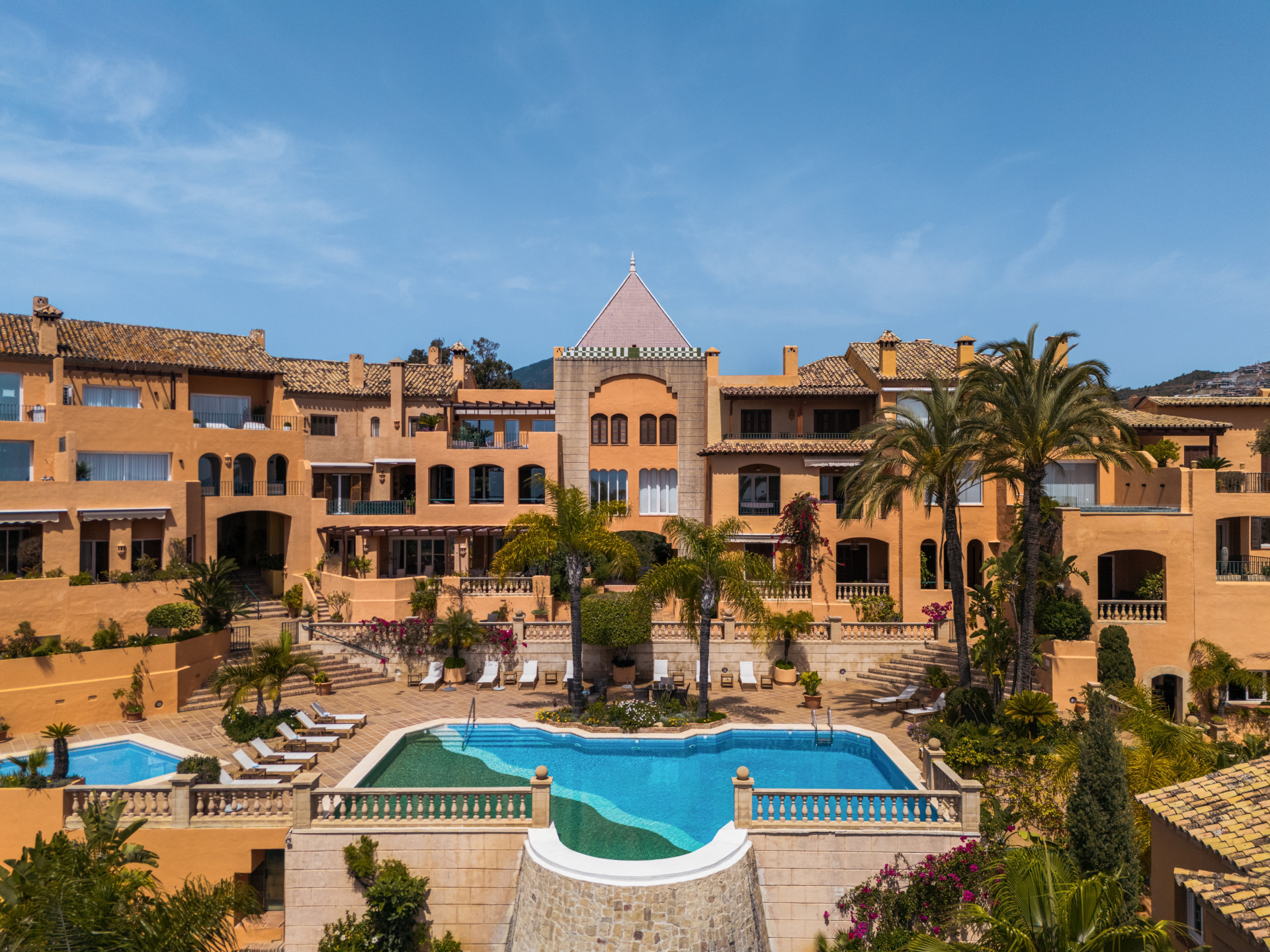 Duplex penthouse with panoramic views in Les Belvederes