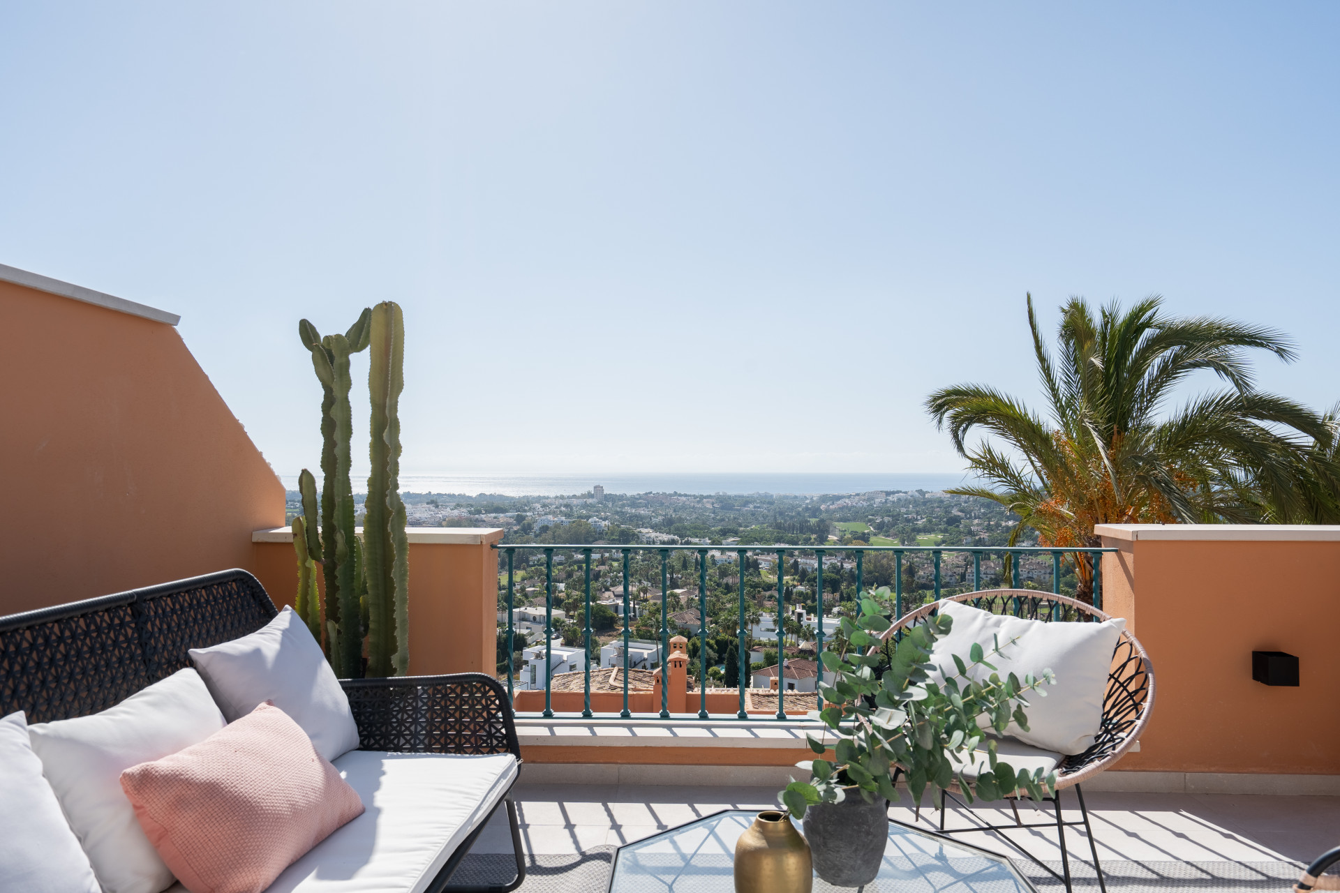 Duplex penthouse with panoramic views in Les Belvederes