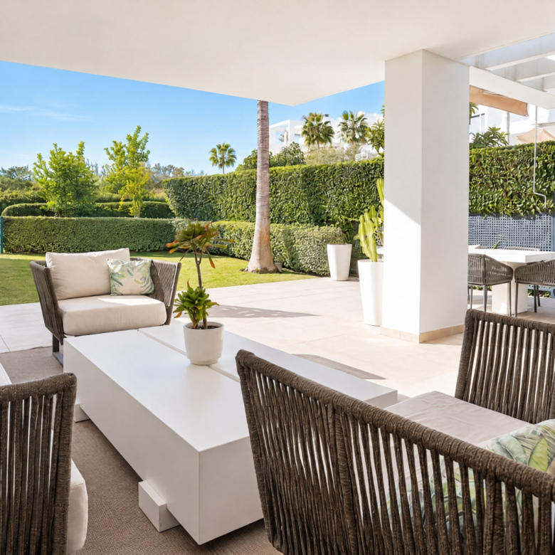 Elegant 3-Bedroom Apartment with Private Garden in Terrazas de Atalaya, Estepona