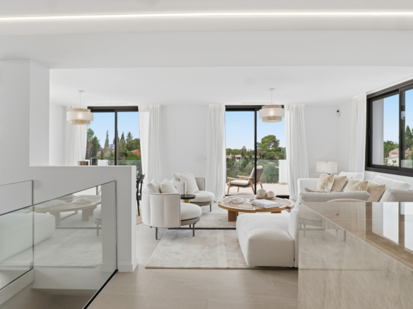 Elegant Contemporary Villa with Sea Views in El Rosario, Marbella