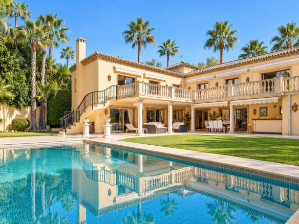 Elegant Mediterranean Villa with Private Pool in Nueva Andalucía, Marbella