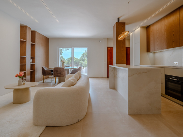 Exclusive fully renovated two-bedroom apartment in Pinos de Aloha