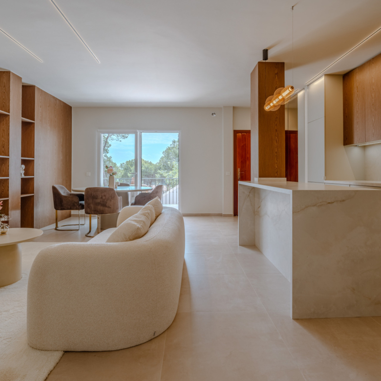 Exclusive fully renovated two-bedroom apartment in Pinos de Aloha