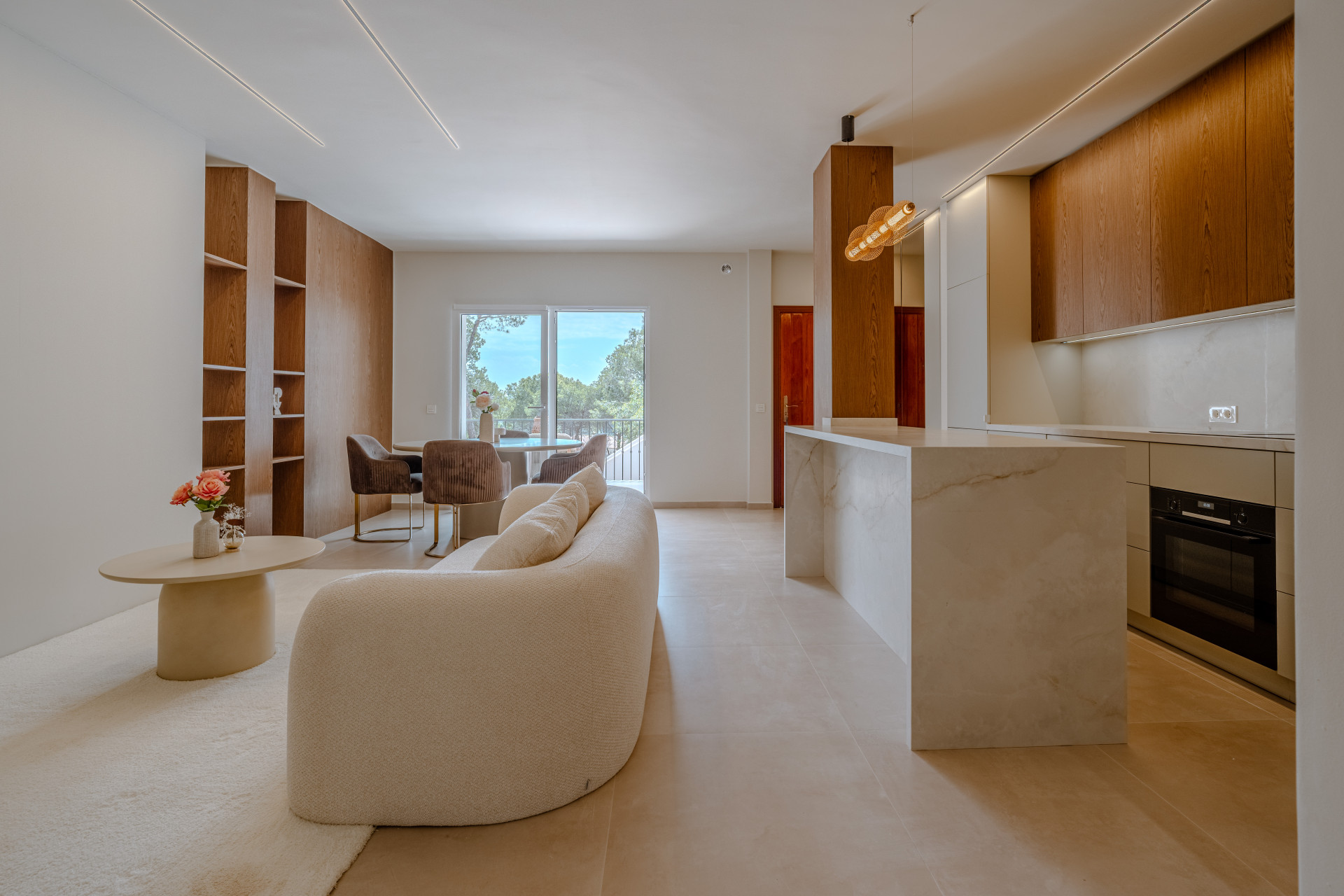 Exclusive fully renovated two bedroom apartment in Pinos de Aloha