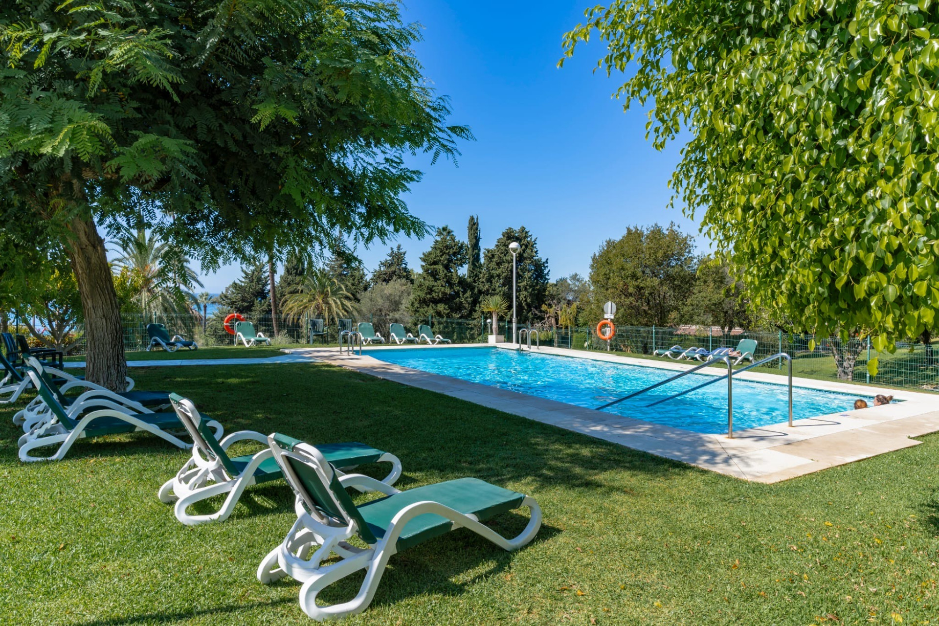 Exquisite Modern Apartment with Panoramic Views in Torre Real, Marbella