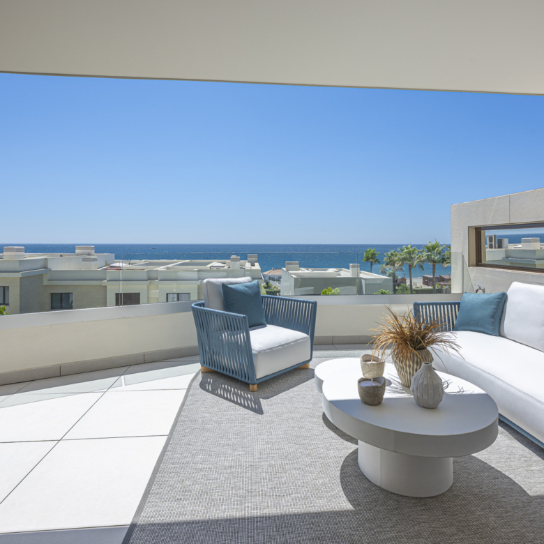 FIRST LINE BEACH APARTMENT - VELAYA - ESTEPONA
