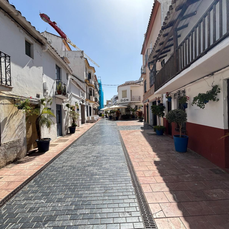 For Sale or Rent – Commercial Premises  on Calle Caridad, Estepona