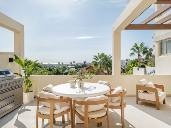 Fully Renovated 3-Bed | South-Facing | Panoramic Sea Views