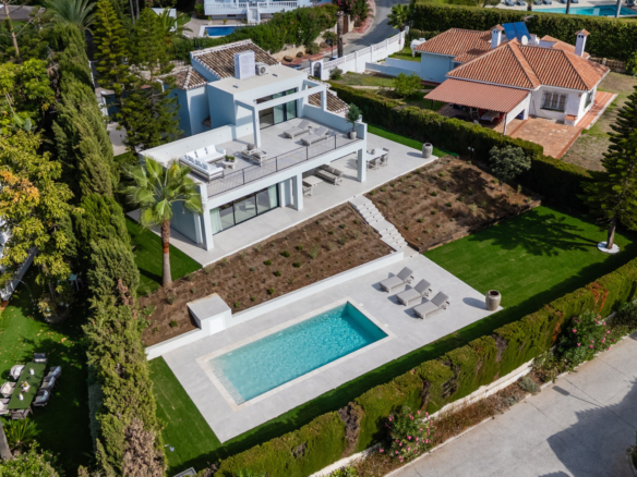 Fully Renovated Mediterranean Villa with Sea Views in Elviria - Marbella East
