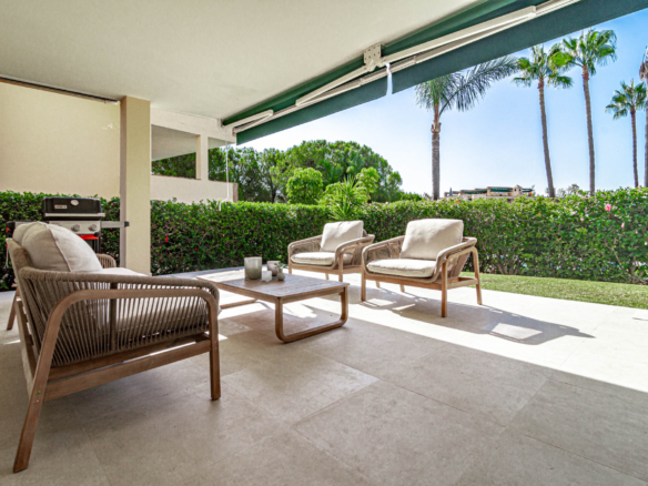 Long-Term Rental Apartment in Pueblo de Las Brisas, Nueva Andalucía