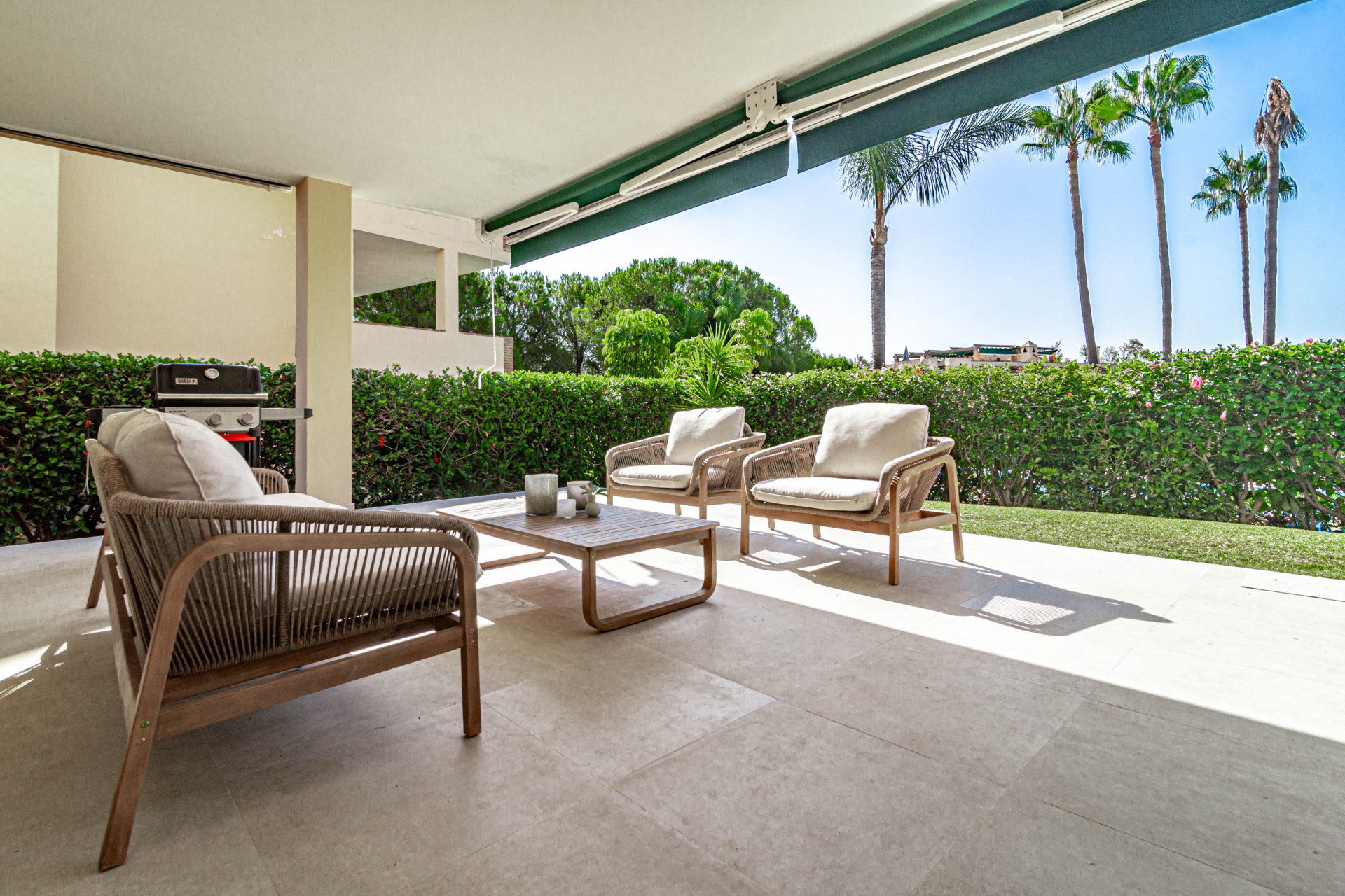 Long-Term Rental Apartment in Pueblo de Las Brisas, Nueva Andalucía