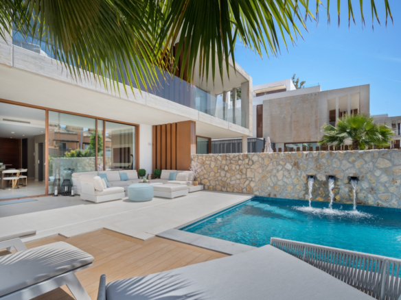 Luxury 4-Bedroom Villa in Puente Romano, Marbella’s Golden Mile