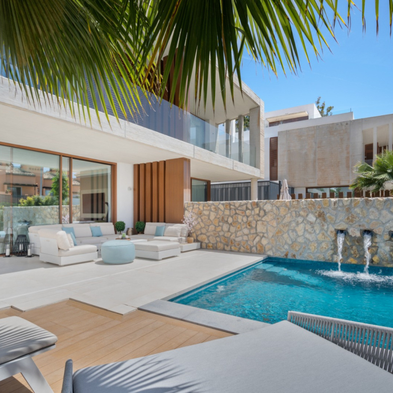 Luxury 4-Bedroom Villa in Puente Romano, Marbella’s Golden Mile