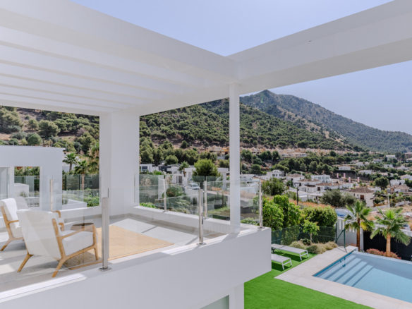 Luxury Villa in Mijas with Panoramic Sea & Mountain Views