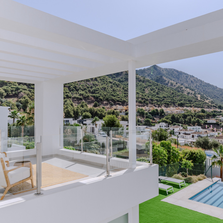 Luxury Villa in Mijas with Panoramic Sea & Mountain Views