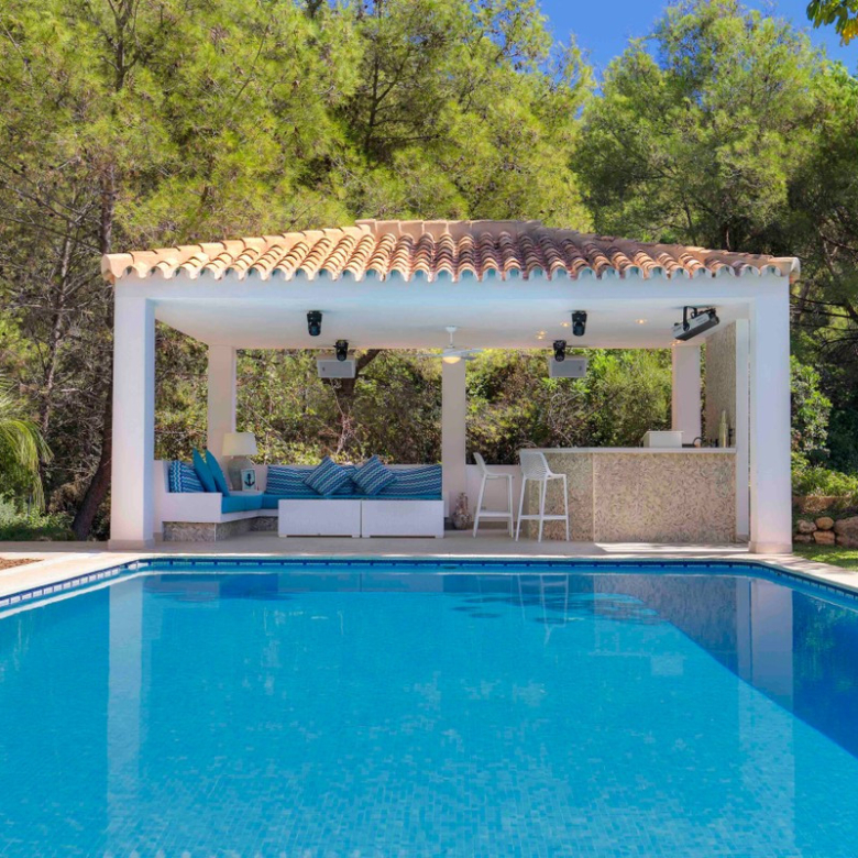Luxus-Duplex-Villa 6 Schlafzimmer Golden Mile mit Privatpool, Meerblick & Berglage