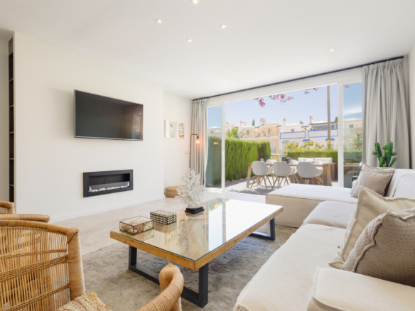Luxus-Penthouse mit 3 Schlafzimmern und Meerblick in Strandlage Marbella Ost