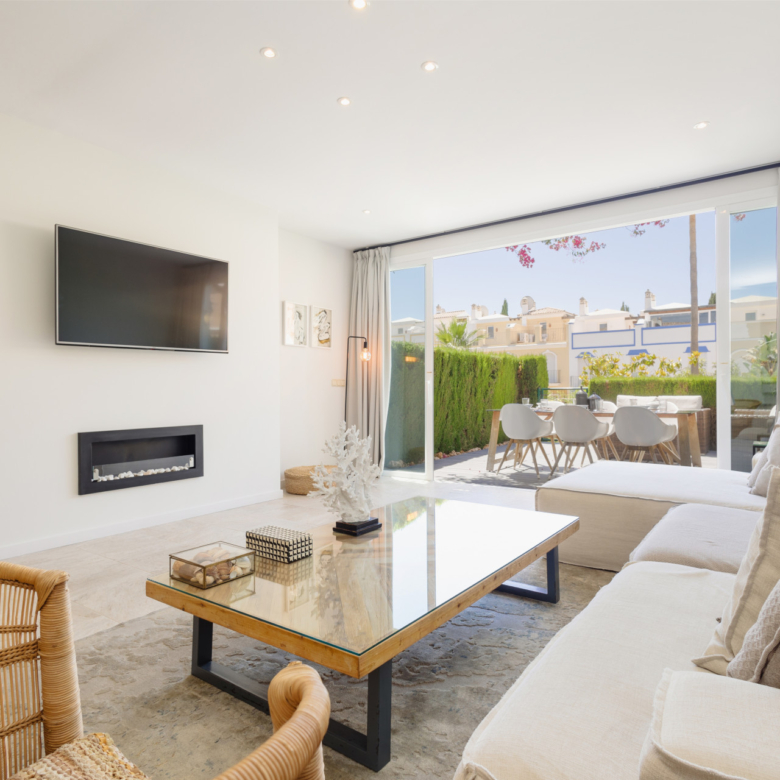 Luxus-Penthouse mit 3 Schlafzimmern und Meerblick in Strandlage Marbella Ost