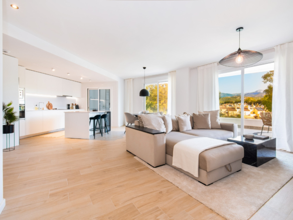 Modern 2-Bedroom Apartment in La Campana, Nueva Andalucía